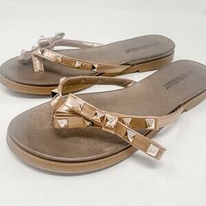 Olivia Miller Women's Tan Bow Gold Studded Flip Flop Slide Sandals Size 6